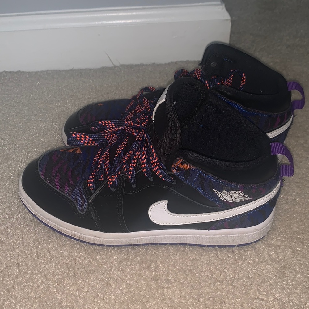Air Jordan size 2Y